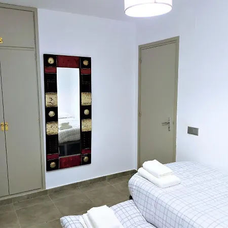Global-immo 3363 Pujada 9 1-e Apartment Roses